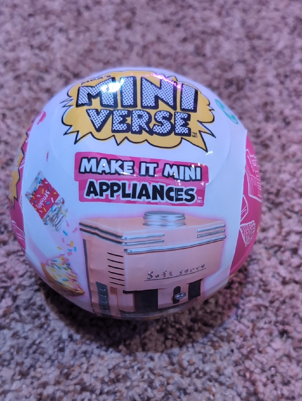 Mini Verse Make It Mini Appliances Pink & White Mystery Ball